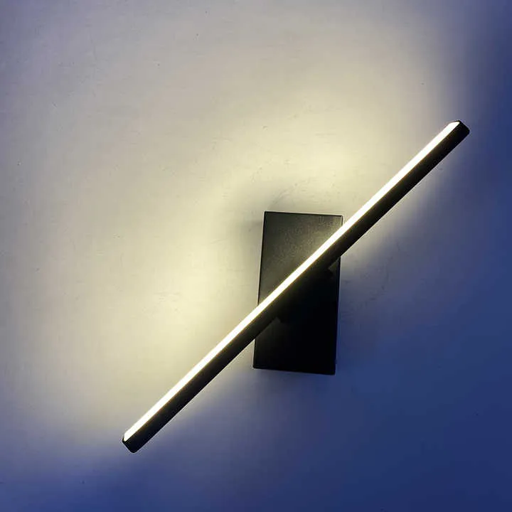 مصباح جداري داخلي LED مودرن 6 وات 330 قابل . Modern 6W 330 Rotatable LED Indoor Wall Lamp with