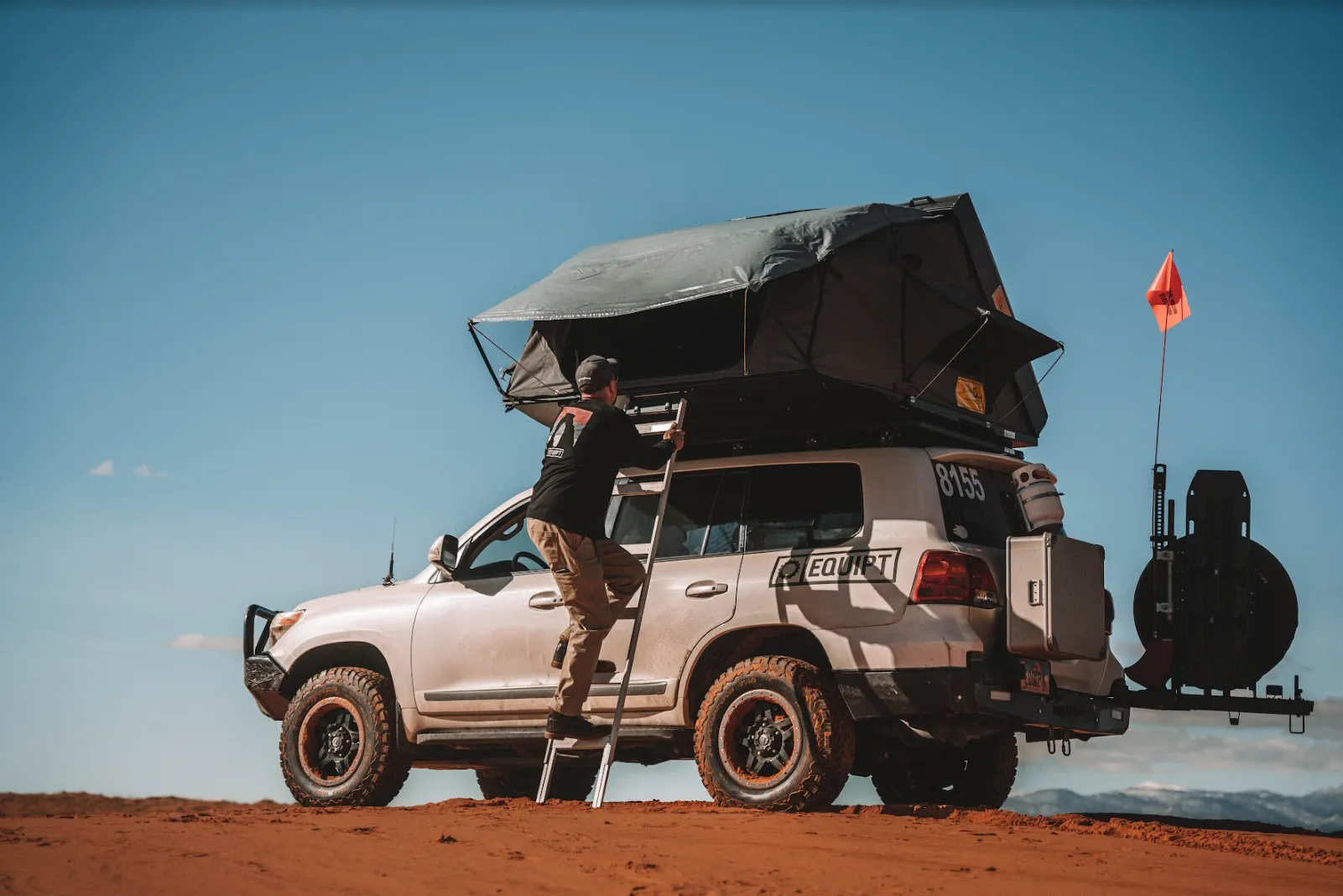 Equipt Sword Hard Shell Roof Top Tent